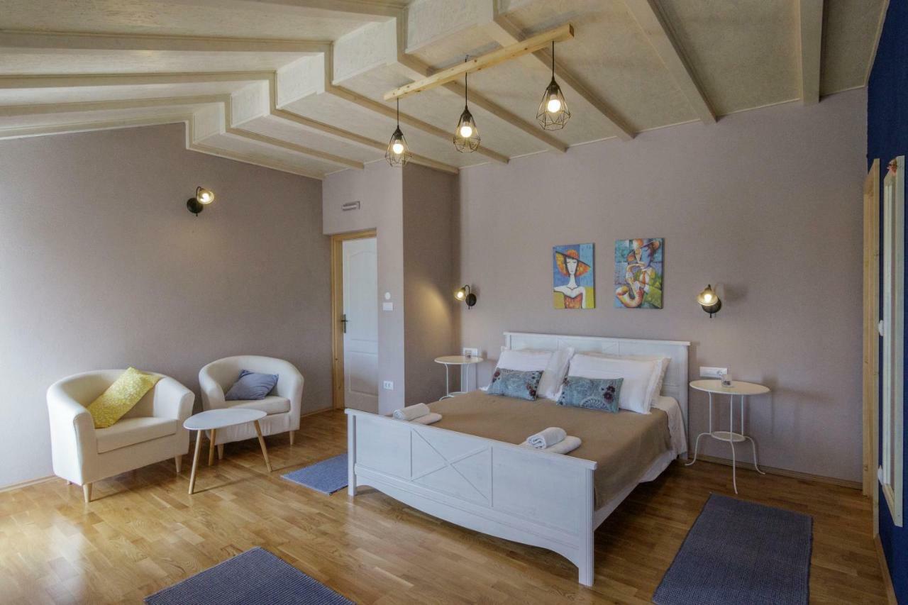 Apartments Mardesic Komiza Ngoại thất bức ảnh