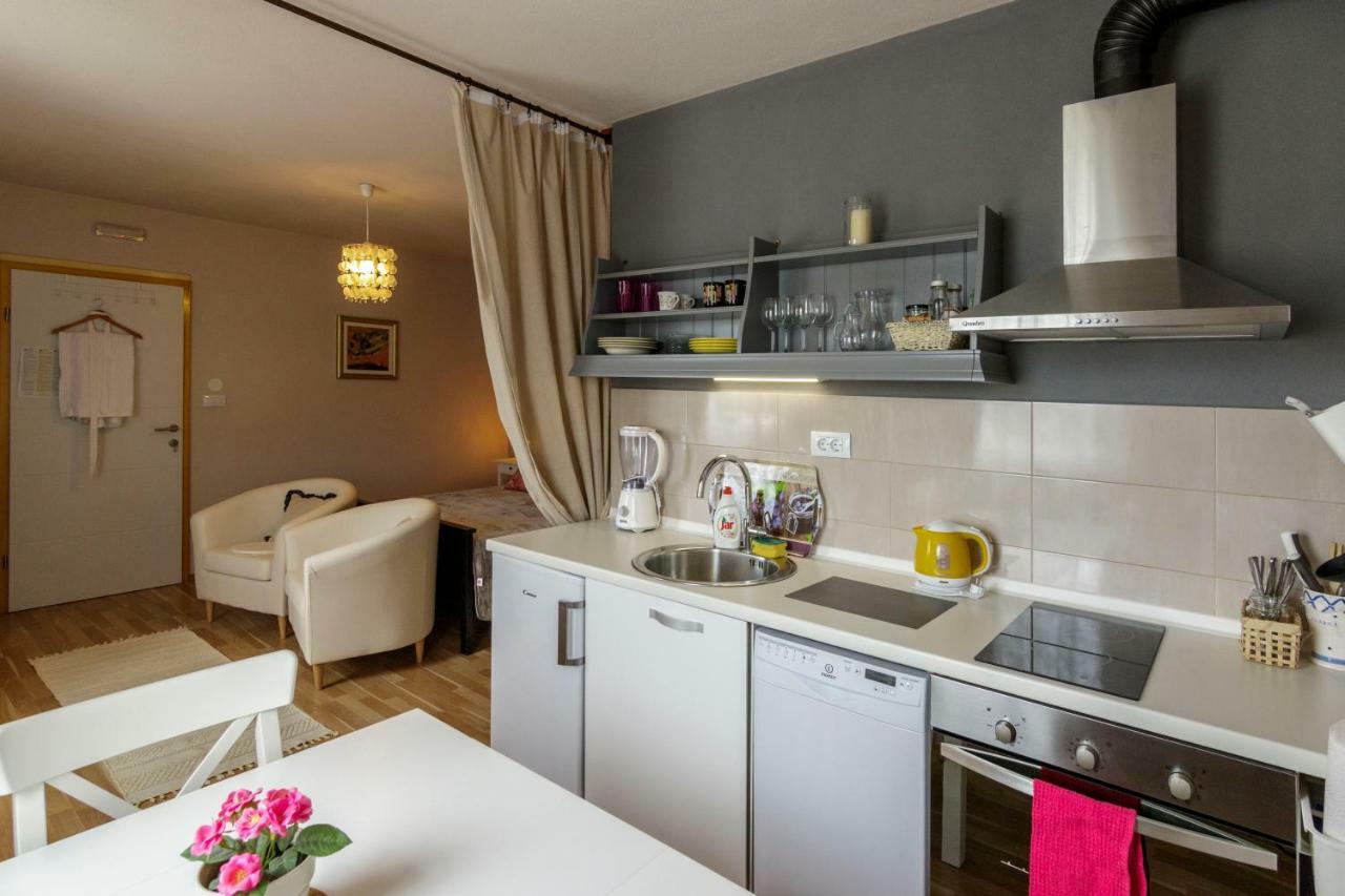 Apartments Mardesic Komiza Ngoại thất bức ảnh